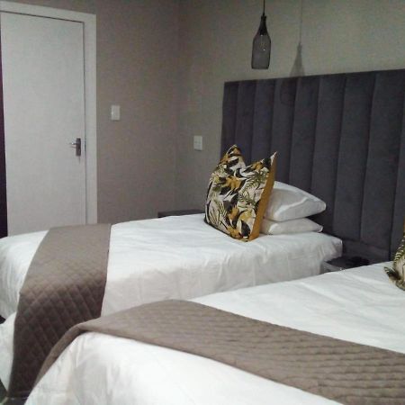 Sani Pass Manor Guest House Himeville Extérieur photo